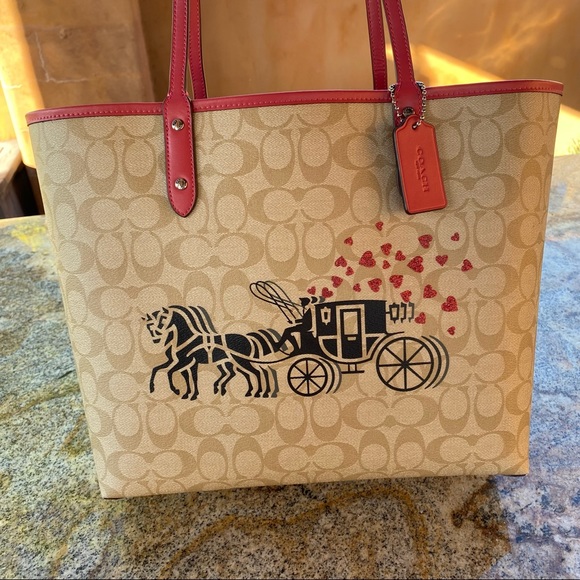 SOLD Coach Reversible Horse Carriage Hearts City Tote 91011 - Picture 5 of 16